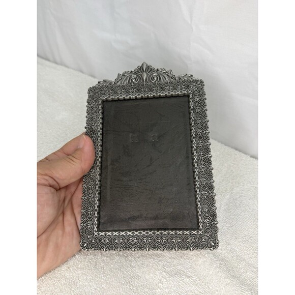 Vintage Heavy Metal Picture Frame With Beautiful Detailing. Silver - Picture 3 of 7